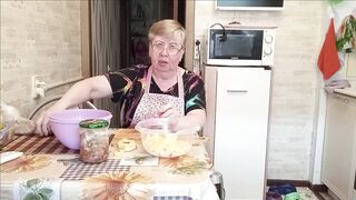 ТУШЕНАЯ КАРТОШЕЧКА С ДОМАШНЕЙ ТУШЕНКОЙ.