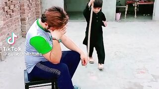 Funny video kiss lagi
