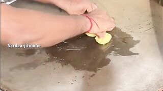 Desi cheese vada pav???????? #foodies #foodshorts #streetfoodindia #foodvlog #foodvideos #streetfood