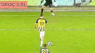 Football short moment