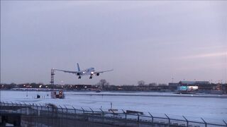 Aeroplane landing