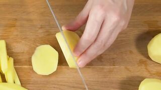 Это самый вкусный рецепт картошки! Картошка и 2 яйца! Быстрый и простой рецепт