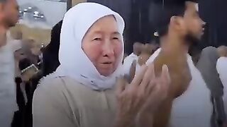 لا إله إلا أنت سبحانك إني كنت من الظالمين