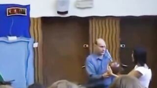 تجربه فيزيائيه تنتهى بصدمه   A physical experiment that ends in shock