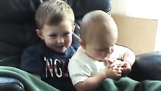 Charlie bit my finger - again !