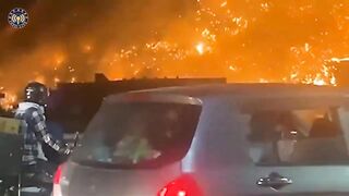 The Ghazipur landfill, which is considèred the largest in the world, is currently on fire