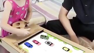 Zhang Shuai started making cardboard toys by hand for his daughter❤️❤️