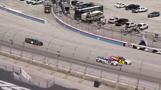 Justin Allgaier washes up into Leland Honeyman at Texas for caution