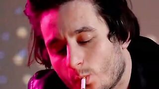 Ek Ek cigaret Peene se Jindagi Kitni kam Aati Hai????????????????