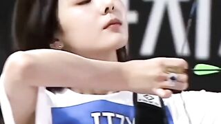 Lia is trying her best archery idol