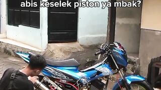 Positif aja mungkin belum minum oli wkwkwkw