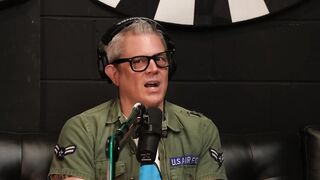 Howie shows Johnny Knoxville the prolapse