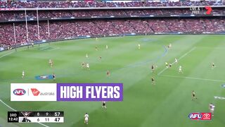 Jamie Elliot with an amazing mark in the AFLs ANZAC Day clash
