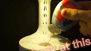 Anti gravity humidifier