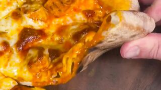 Ask Big Data to tweet the video to a hungry friend #Late Night Poisoning #Pizza #Big Pie #Spring Good Eats #Too Good to Stop Eating