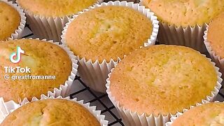 Vanilla muffins