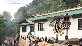 JAMAAH AOLIYA MERAYAKAN IDUL FITRI LEBIH AWAL