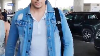 Love Birds Sidharth & Kiara spotted at the Airport Today Viral Masti Bollywood