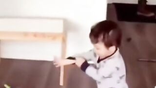 Baby begin to fight ????????????