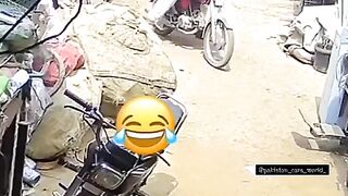 Arey wah ye Kya Howa bike ke sath ???????????????? no