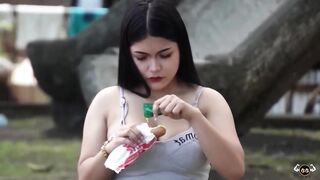 gadis cantik dan  yang baik hati