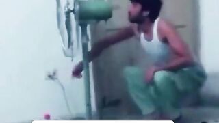 Har Banda jooty ke seedha hai ????????????