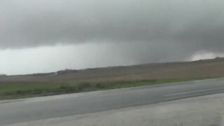 Video of large tornado near Manilla, Iowa