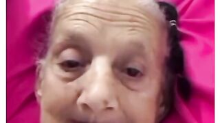 Meri 90 saal ki umer m selfie lety joye
