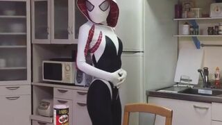 ❤️ Spidergwen and Pringles