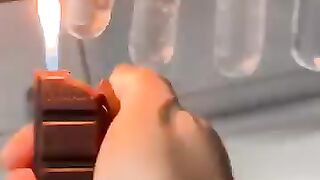 ولاعة  اختبار اليد والماء البلاستيك