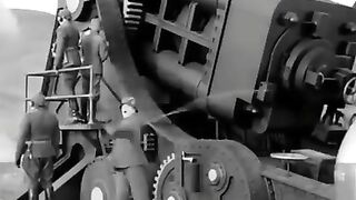 The-Charlie-Chaplin-The-battlefield-Full-scene-comedy-viral