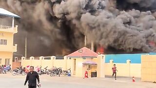 Fire destroyed factory 28/04/2024