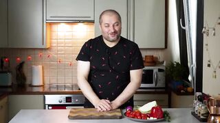 Два салата к шашлыку. Рецепт вкусных салатов.