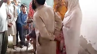 یہ گورنمنٹ گرلز ہائی سکول 542-L اوکاڑہ کے سکول کے اہل محلہ کا احتجاج ھے