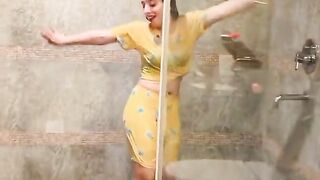 Hareem shah New washroom video leaked