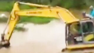 misuse of an excavator | how to use excavators safely? | excavator operator | excavator safety