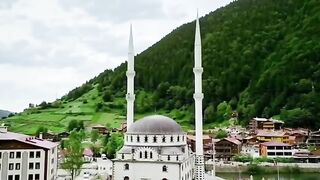 The Masjid and green mountain