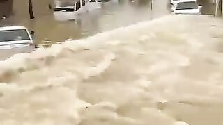Heavy Rain In Qalba-UAE || Flood video