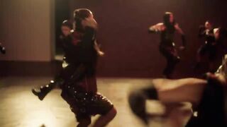 Zion _ Lennox X Maria Becerra - Berlin (ОФИЦИАЛЬНОЕ ВИДЕО)(720P_HD).