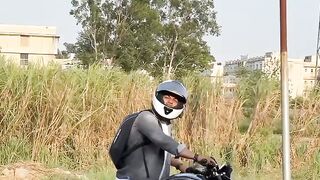 Aaj bahut dhup hai