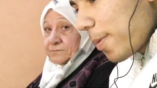 اضحك من قلبك