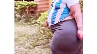 She gat the whole world on her back