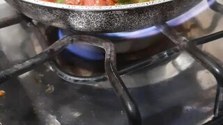 tamatar marchi ka salan/tomato chilli cury/pakistani food/welcome pakistani/welcom home kitchen #tamatar