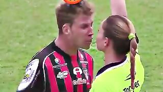 Ronaldo_VS_Ribery_VS_Aguero_VS_Kaka_and_othes___Players_vs_Female_Referees(360p).