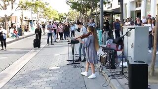 Amazing-Piano-and-Violin-performance-Mom-and-daughter-River-Flows-in-You-Yiruma