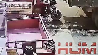Be careful while starting a car or a rickshaw. Moments were wrong