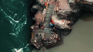 A religious chants like this is such a peace for the ears.#namamishamishan #chants #devprayag