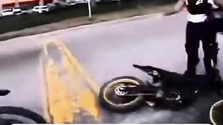 Wah bike rider ???? me Kamal kar dia
