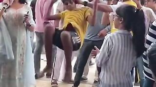Wah bhia kia kartab lagaya agr gir jaty to aik bhi Hadi na bachti