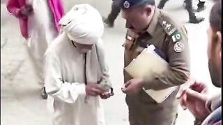 Police rishwat lety hoye